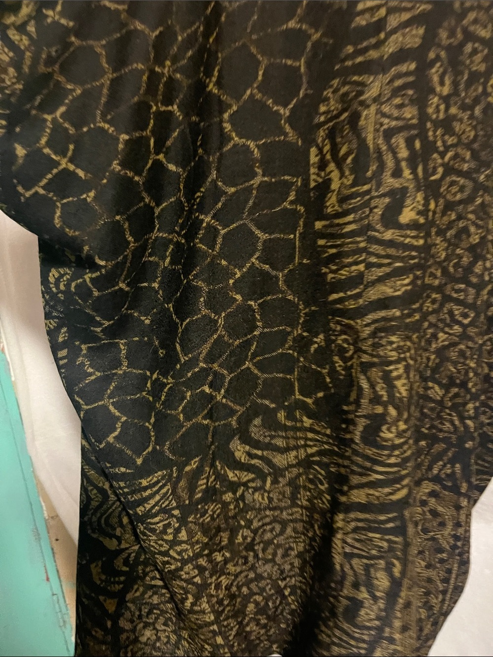 Black & Gold Open-Front Draped Kimono Jacket - Picture 7 of 10